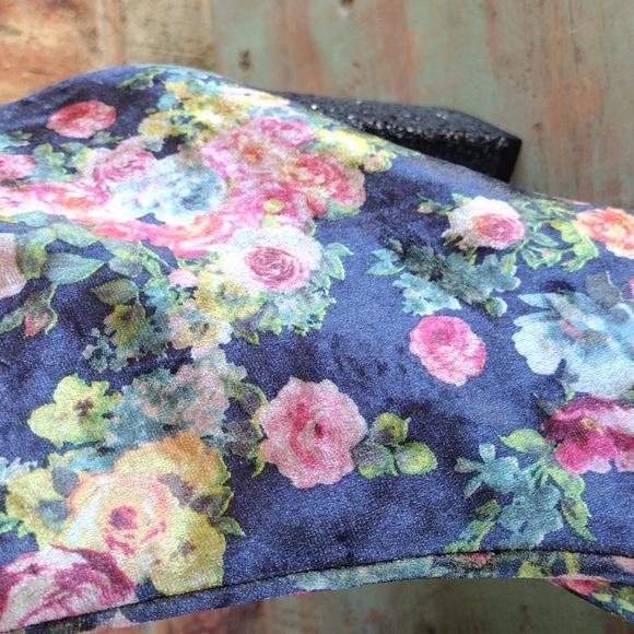 Not Rated brand, beautiful velvet/floral print/ glitter heel bootie - Picture 5 of 9